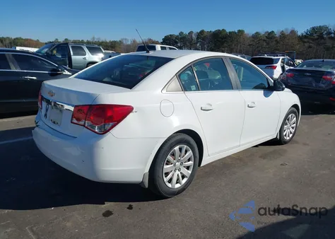 2011 Chevrolet Cruze Ls z USA, uszkodzony, nr VIN 1G1PC5SH5B7302957
